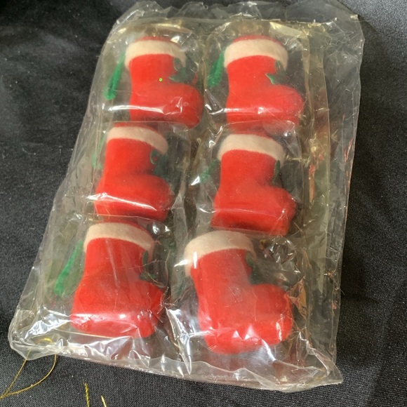 Set of 12 vintage flocked plastic Christmas ornaments - Picture 16 of 16